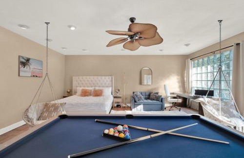 Riverside Park House | HUGE Outdoor soccer 4BR HEATED Pool house near Las Olas