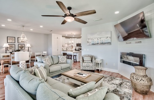 Seacrest Beach Condo | HUGE PENTHOUSE! OVERLOOKS HUGE LAGOON POOL!NEW FURNISHINGS!