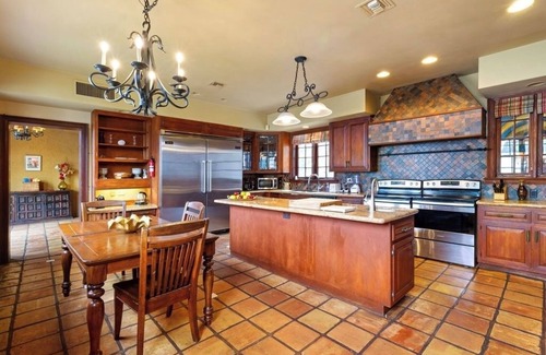 Hollywood Lakes House | Huge Pool | 6 Br Mansion | 16 People | Near Beach