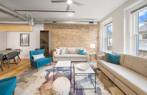 Over-the-Rhine House | Huge Retrea w Rooftop Deck Stay At Farmers Market