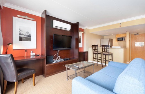 Waikiki Apartment | Huge Studio Unit with Ocean View #1624