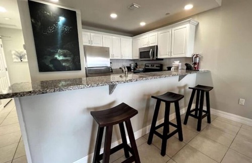 Colliers Bay Apartment | Huge Two Bedroom Beachfront Penthouse Condo - Sleeps 6