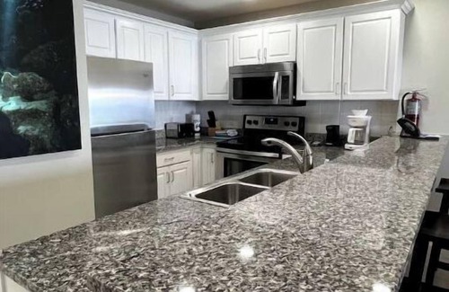 Colliers Bay Apartment | Huge Two Bedroom Beachfront Penthouse Condo - Sleeps 6