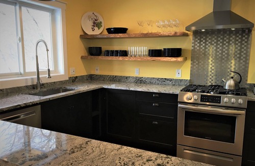 Charlevoix House | Huge Views of Lake Michigan - Beach/Town Just Steps Away