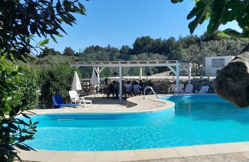 Cisternino Apartment | Hugely spacious, 8-person apartment. Shared pool and tennis court