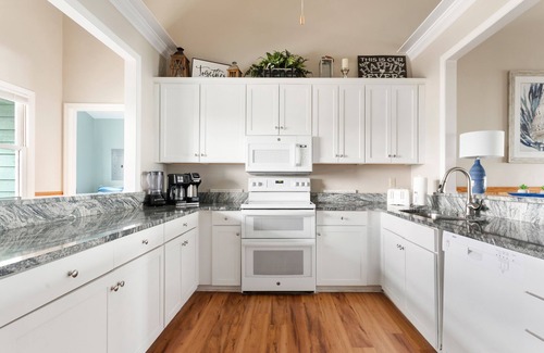 Murrells Inlet House | Hugo's Revenge - 4 Bedroom Beachfront!