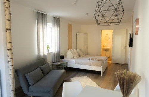 Schonberg Apartment | HUGOS Studio Apartment