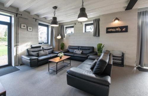Heers House | Huis van de Raaf met Glamping-pod