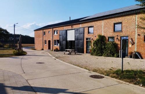 Heers House | Huis van de Raaf met Glamping-pod