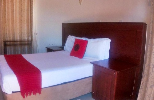 Lehututu House | Hukuntsi Guest House
