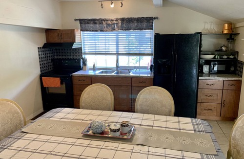 Historic Lahaina Front Street House | Hula Beach House Maui