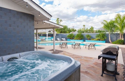 Scottsdale Estates Ten House | HUMBLE ABODE: POOL + SPA + PING PONG + FIRE PIT