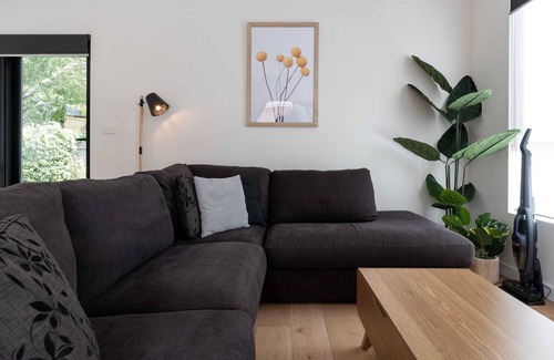 West Launceston Apartment | Humble little abode S