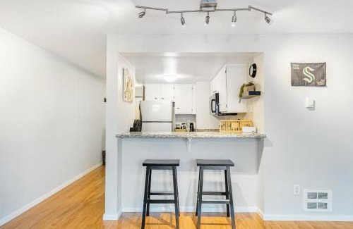 Lower Queen Anne Apartment | Humble Sound