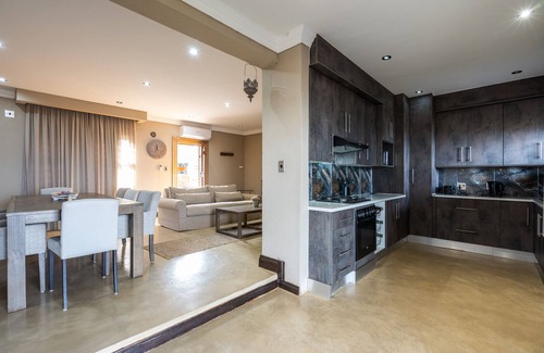 Beestekraal Cabin | Humdani Game Lodge