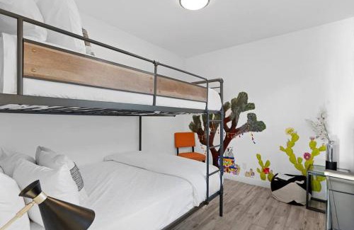 Evans Churchill Apartment | Hummingbird Harmony House with BBQ and Hot Tub in Downtown Phoenix