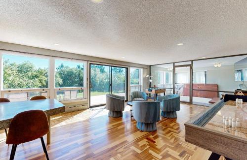 Broadmoor House | Hummingbird Haven