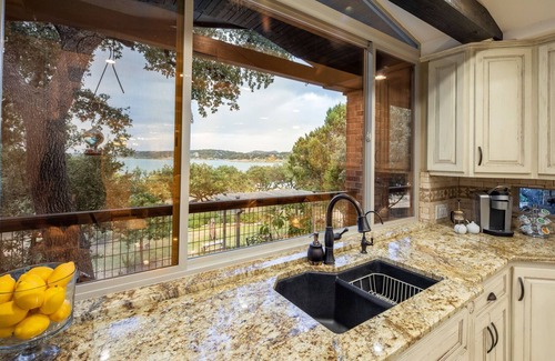 Canyon Lake House | Hummingbird Hideaway - Canyon Lake Waterfront with pool and hot tub!