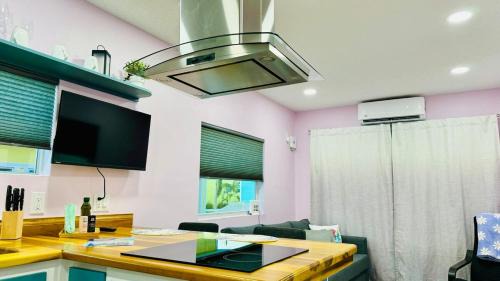 Southgate House | Hummingbird House New & Cozy