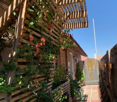 Sunrise Manor House | Hummingbird's Retreat-One bedroom-private bath-private entry door