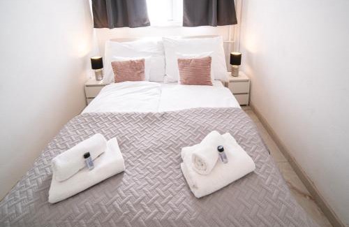 Pusztavacs Apartment | Hungaria Charm 4PPL Wifi TV AC