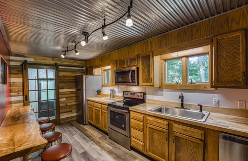 North Fork House | Hungry Mother Island. A unique cabin retreat. In State Park, Back of the Dragon