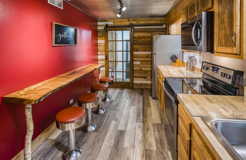 North Fork House | Hungry Mother Island. A unique cabin retreat. In State Park, Back of the Dragon