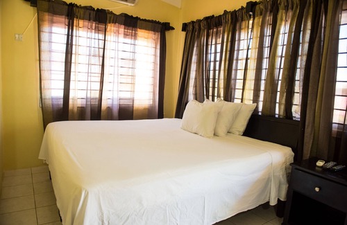 Priory House | Hunny Bay Resort
