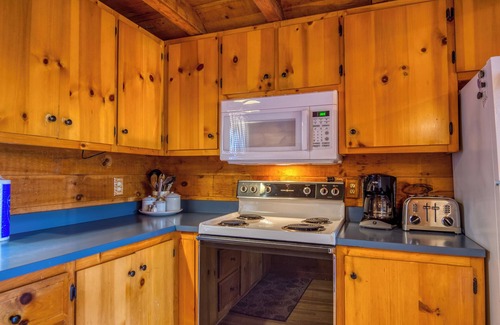 Rangeley Cottage | Hunter Cove Cabin #7 in the Hunter Cove Cabins Community