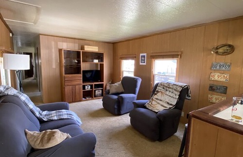 Medina House | Hunter's Eden Duck Lodge in Medina, ND