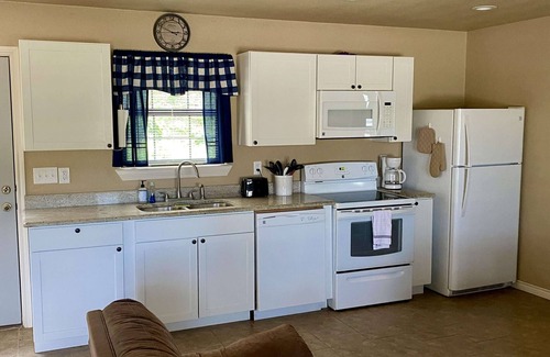 Concan Cabin | Hunter's Ridge Cabins - 4