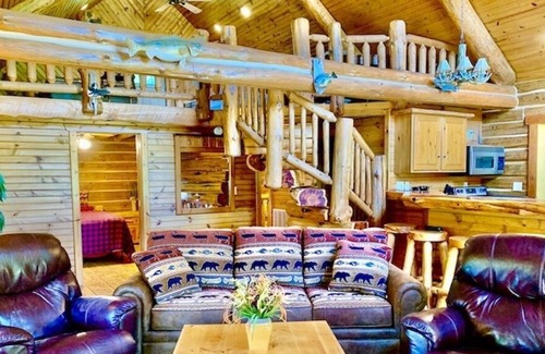 Dorchester Cabin | Hunters Hollow 5bed w/ HotTub
