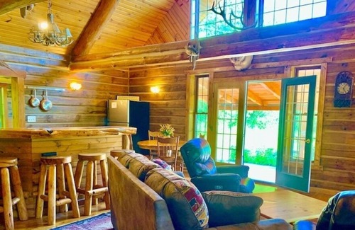 Dorchester Cabin | Hunters Hollow 5bed w/ HotTub