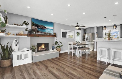 Huntington Beach House | Huntington Beach 2 bedroom house close to the beaches with a pool and spa.
