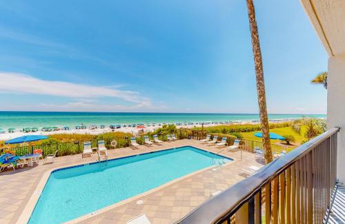 Miramar Beach Apartment | Huntington by the Sea 201 Miramar Beach (Condo)