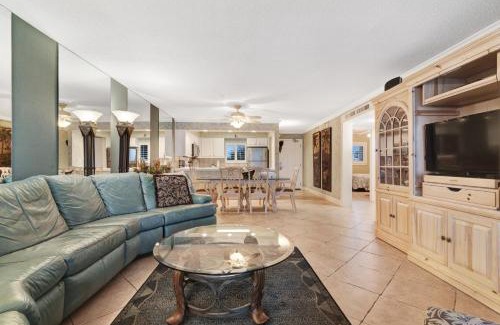 Miramar Beach Apartment | Huntington by the Sea 304 Miramar Beach (Condo)