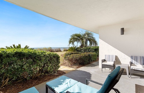 Miramar Beach Condo | Huntington By The Sea 106 - Ground-Floor Beachfront Condo, Community Pool!