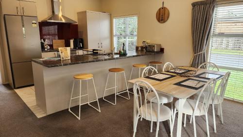 Hamilton House | Huntington Hideaway