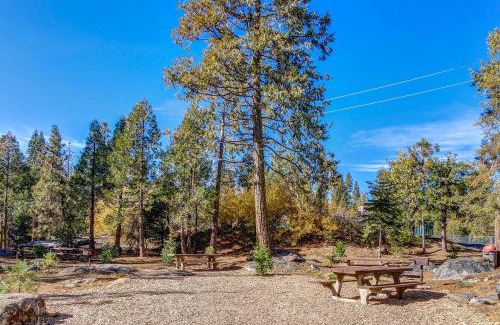 Lakeshore Apartment | Huntington Lake Condo 92