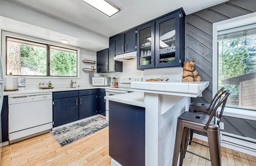 Lakeshore Condo | Huntington Lake Condo w/decks, high-speed WiFi, and community pool & hot tub