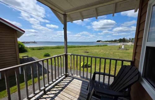 Hunts Point House | Hunts Point 2-BR Oceanview Rustic Coastal Retreat