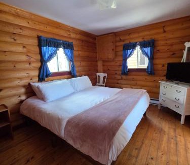 Hunts Point House | Hunts Point 2-Bed Coastal Retreat - Cottage # 9