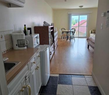 Hunts Point Apartment | Hunts Point Rustic Coastal Retreat with King Bed