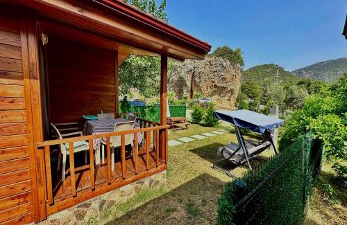Karaoz Apartment | Hurmalik Aparts & Bungalows Very Close to the Sea Large Garden Bungalow with Barbecue and Swing