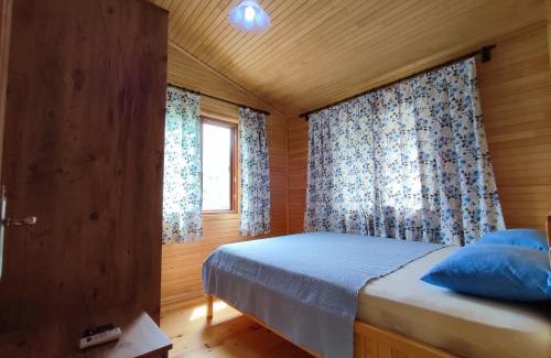 Karaoz Apartment | Hurmalik Aparts & Bungalows Very Close to the Sea Large Garden Bungalow with Barbecue and Swing