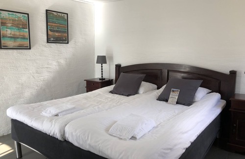 Sjobo Hotel | Husargårdens Bed & Breakfast