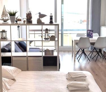 Lissewege House | Huswell - Beach Studio with Balcony & Sea View
