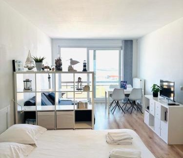 Lissewege House | Huswell - Beach Studio with Balcony & Sea View