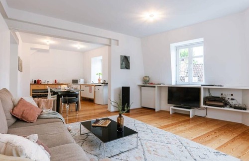Ghent Apartment | Huswell - Central 'The Crown' apartment in Ghent