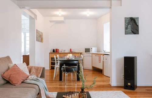 Ghent Apartment | Huswell - Central 'The Crown' apartment in Ghent